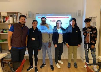 Mindfulness, comida intercultural o montaje de motores: la Escuela de Segunda Oportunidad de Gijón arranca el año con fuerza