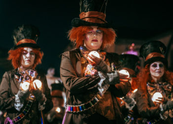 Galería: Espectacular desfile de Antroxu en Gijón