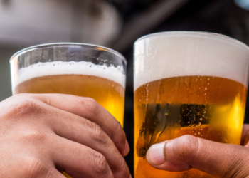 Los adolescentes asturianos se inician en el alcohol a los 16,3 años: antes que el resto de los españoles