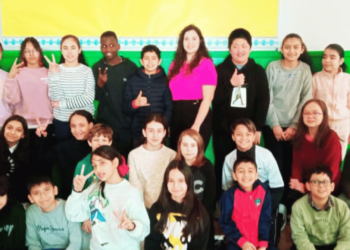 La científica Alba Morán visita el colegio de Los Campos