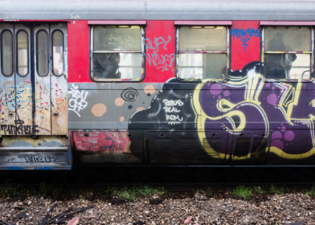 Los grafitis costaron a Renfe más de un millón de euros en Asturias en 2022