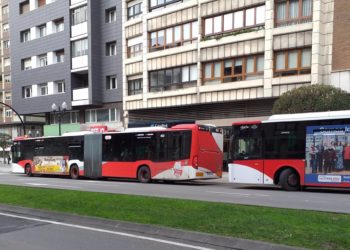 El rechazo de los conductores a hacer más horas lleva a EMTUSA a modificar sus servicios