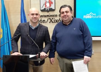 Foro saca adelante una proposición para abrir el cambio de líneas de Emtusa a un proceso participativo