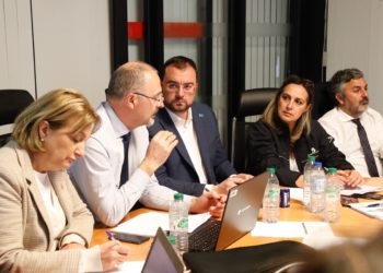 Adrián Barbón: «Asturias no arde, la queman»