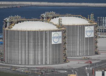 Enagás inicia el proceso de asignación de servicios logísticos en la terminal de El Musel