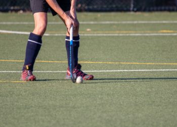 Reconocen la formación deportiva de las federaciones de hockey y patinaje en Asturias