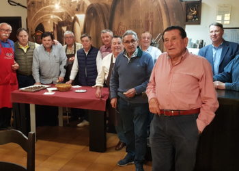 ‘La Boya’ despide las fiestas comiendo en hermandad