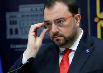 Barbón: «Los montes quemados no podrán cambiar de usos, ni ser recalificados, ni ser destinados a eólicos»