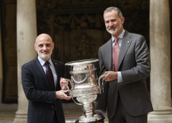 El Grupo Covadonga alza su quinta Copa Stadium