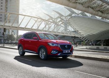 Amplitud, seguridad y equipamiento confort: así son los MG HS y EHS