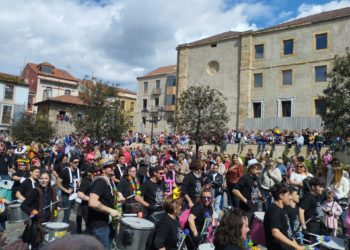 Cimavilla rinde homenaje a ‘Rambal’ con la inauguración de su escultura