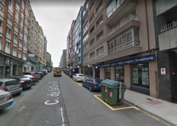 Se queda dormido, ebrio, en un bar de Avilés en presencia de sus hijos