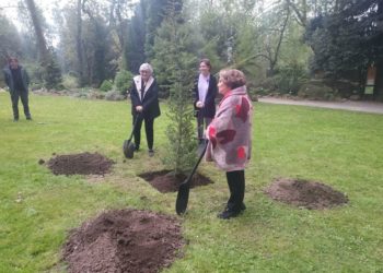 Las tres alcaldesas de Gijón, unidas en el Botánico