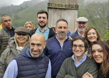 Abascal promete en Covadonga un plan de gestión y control del lobo
