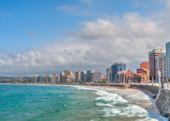 Gijón cierra el mejor abril de la historia en datos turísticos