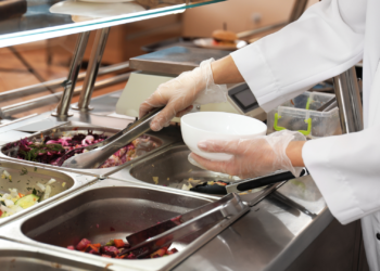 CCOO llama a la huelga en los comedores de escuelas de 0 a 3 al no incluir ratios en los pliegos del nuevo contrato