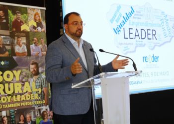 Barbón: «No queremos un turismo que sea contrario a la vida de los paisanos de los pueblos»