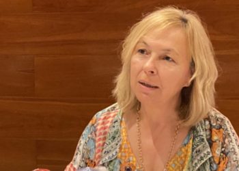 Andecha denuncia a Sara Álvarez Rouco por un delito de odio al vetar a cantantes en asturiano