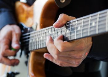 ‘Música n’asturianu, SÍ’: una recogida de firmas contra la intención de Vox de no programar actuaciones en asturiano