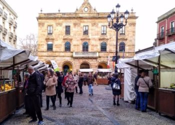 Gijón vuelve a saborear su Mercado Artesano y Ecológico