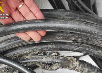 Detenidas tres personas por el robo de cobre en la línea férrea entre Gijón y Laviana