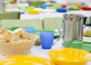 «Nuestros niños tienen derecho a comida de calidad», denuncian padres de alumnos gijoneses