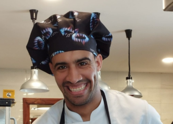 De cruzar fronteras bajo un camión a encontrar su lugar en Gijón: la historia de Moha