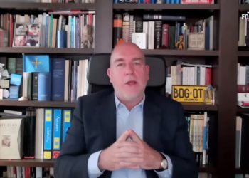 José Suárez Arias-Cachero dimite de Foro por su pacto en Gijón con Vox