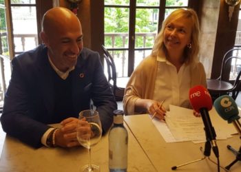 «Es una irresponsabilidad que ni Foro, ni el PP se hayan dirigido a Vox», reflexiona Sara Álvarez Rouco