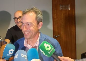 Zapico (IU) anima a Barbón a barajar la posibilidad de un gobierno «plural»