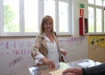 Tomé (Podemos) critica a Barbón (PSOE) por «blanquear» y apoyarse en Foro, que es «socio de Vox»