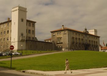 Investigan el hallazgo de un cuerpo en el maletero de un coche en Oviedo