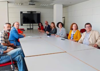 El primer manual para facilitar el uso del asturiano en la administración pública es ya una realidad