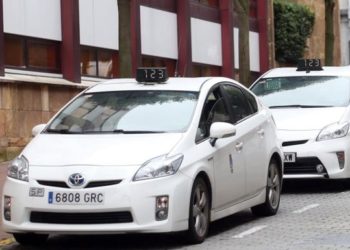 Decretan prisión provisional para los acusados de apuñalar a un taxista en Oviedo