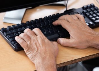 Abierta la matrícula del programa de mayores de la Universidad de Oviedo