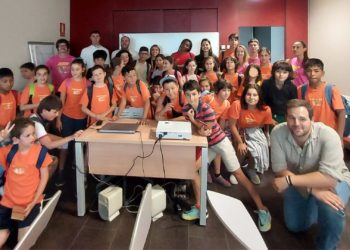 El balonmano gijonés apuntala la cantera local de periodistas deportivos