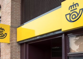 Ni las fiestas frenan las elecciones: Correos abre hoy en cinco municipios en plenas celebraciones