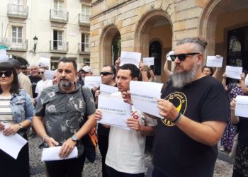 Rodrigo Cuevas, Rigoberta Bandini o Rozalén, entre las firmas que piden blindar el asturiano