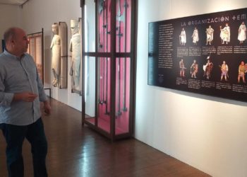 El Palacio de Revillagigedo exhibe la historia de la Orden del Temple en España