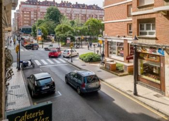 El Ayuntamiento restituye diez plazas de aparcamiento en la calle Emilio Tuya