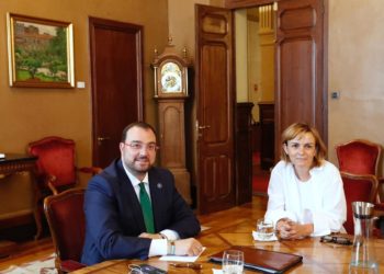 Tomé tiende la mano a Barbón mediante un acuerdo de 100 propuestas para un «gobierno estable y progresista»