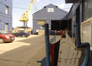 Ayuntamiento y PYMAR inician los contactos para negociar por los terrenos de Naval Gijón