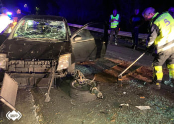 Accidente en Mieres tras volcar con su vehículo un hombre de 33 años