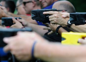 La Asociación Unificada de Guardias Civiles pide armas TASER para atajar sucesos como el Cangas de Onís