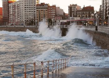 La borrasca ‘Patricia’ llega a Asturias con vientos, lluvias y riesgo por oleaje