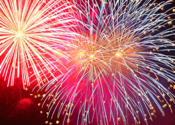 GALERÍA | Los Fuegos incendian el cielo de Gijón