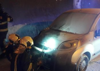 Se quema parte del motor de una furgoneta en el túnel del Negrón
