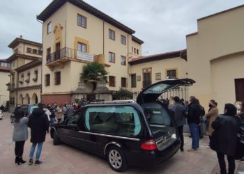 El asesino de Erika Yunga, la niña ovetense, aparece muerto en su celda