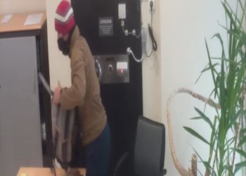 Atracan una sucursal de Liberbank a punta de cuchillo en Trubia