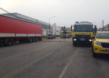 Un incendio industrial en Llanera dispara las alarmas